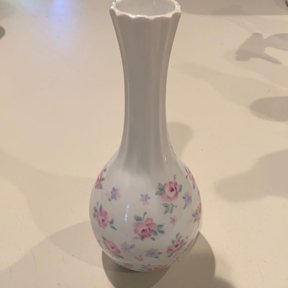 Ceramic Vase - Picture 1 of 2